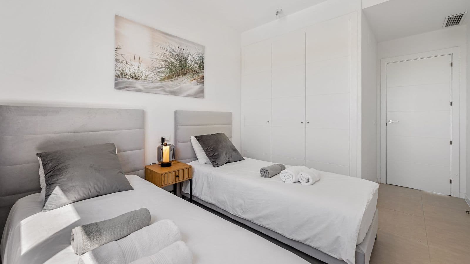Bright Apartment with Private Terrace by Caseo 19