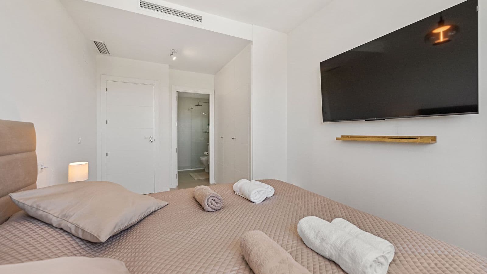 Bright Apartment with Private Terrace by Caseo 28