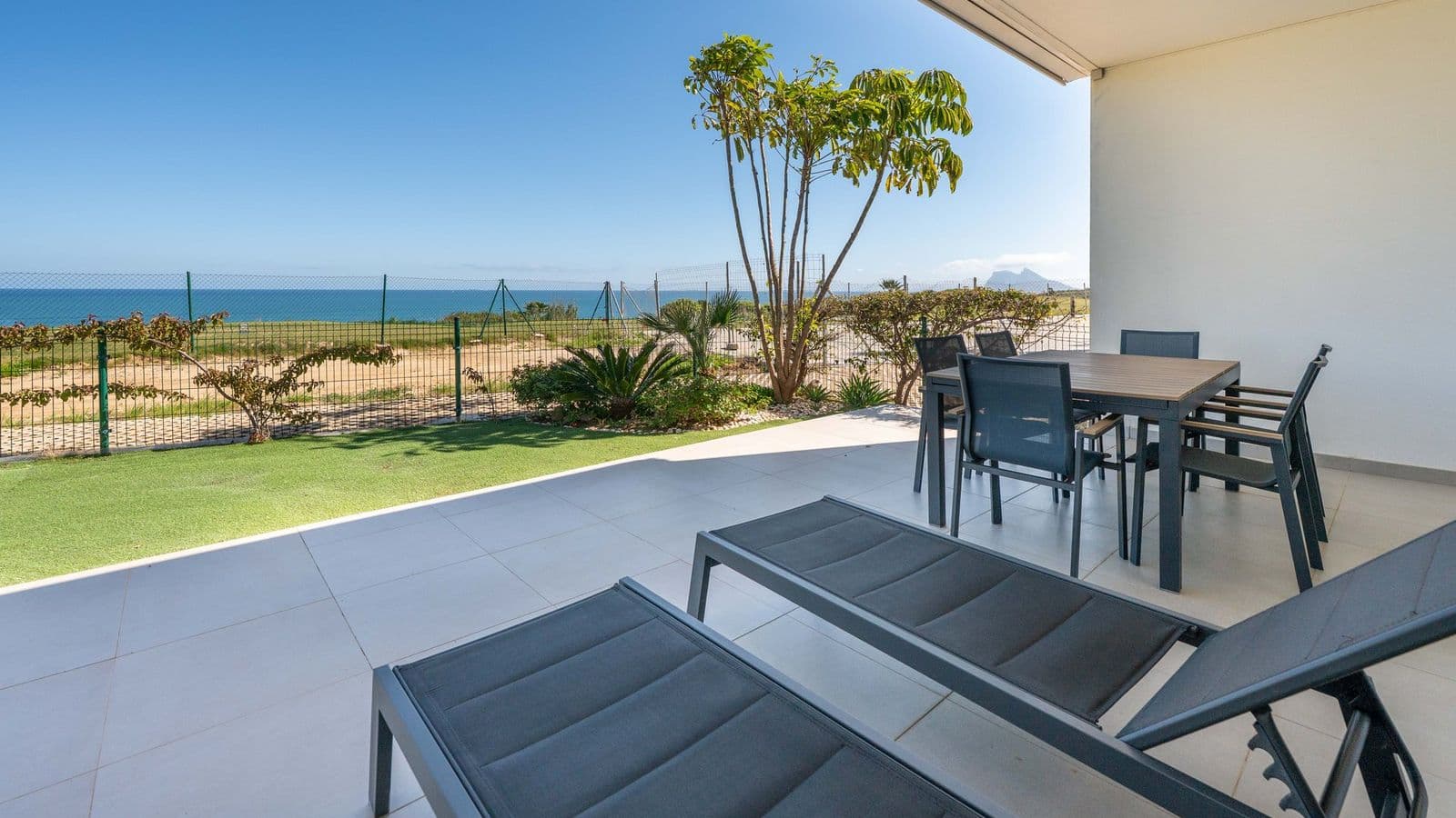 Golf Front & Gibraltar Views Apartment by Caseo 3