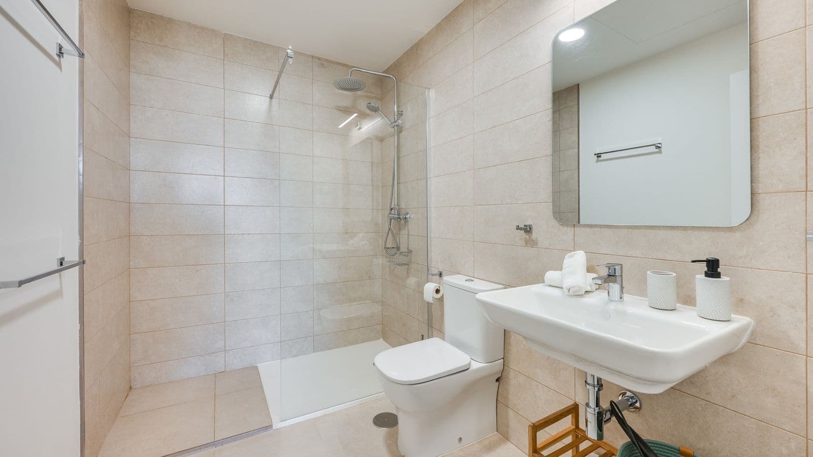 Stylový apartmán se zahradou a výhledem na moře 3