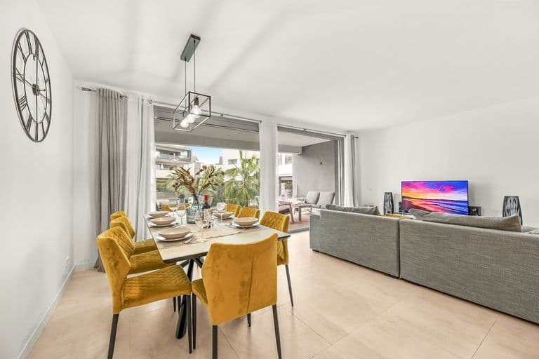 Spacious Garden Apartment with Balcony by Caseo 24